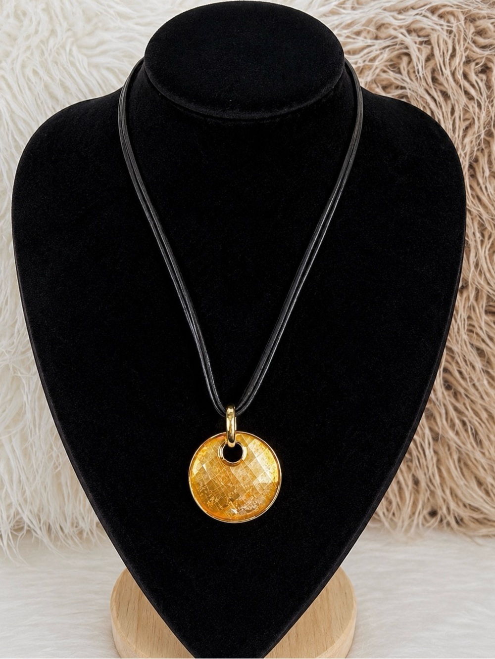 Lia Sophia Gold and Black Pendant Necklace